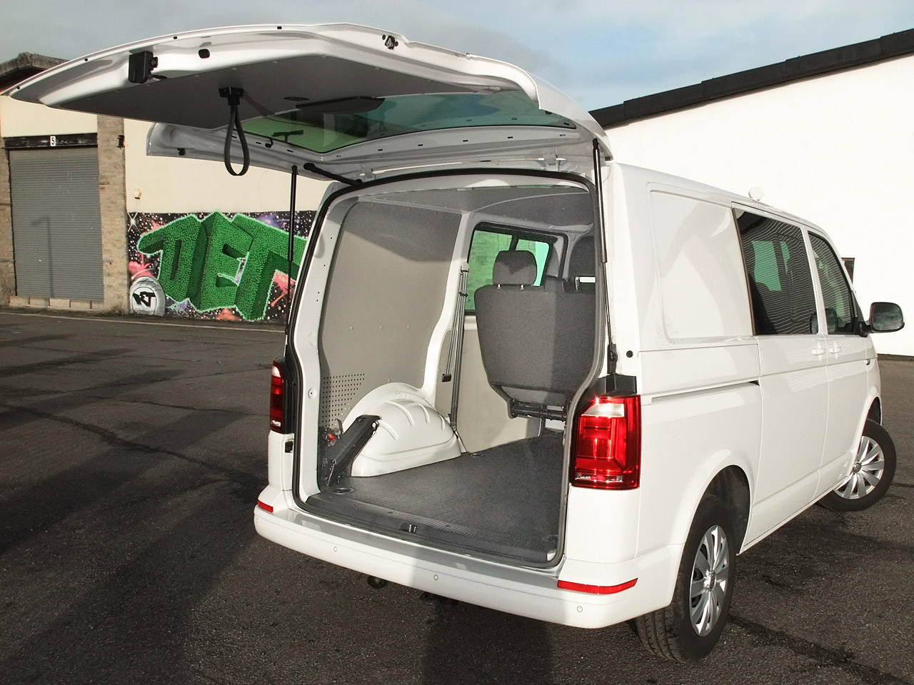 VW Transporter Kombi crew van